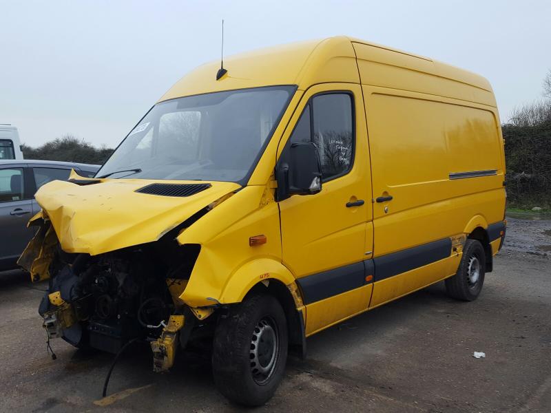 Mercedes Crash Damaged Vans